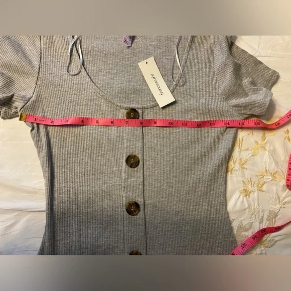 NWT Alya Sz-S Fitted Stretchy Ribbed Mini Tee Shirt Dress w/Eight Faux Buttons🎄 - Picture 13 of 16